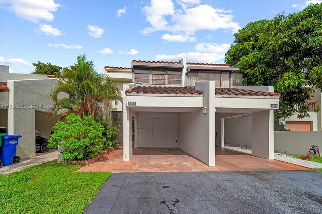 Building Photo - 6556 Racquet Club Dr