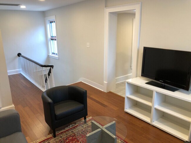 Building Photo - 143 Eastern Drive