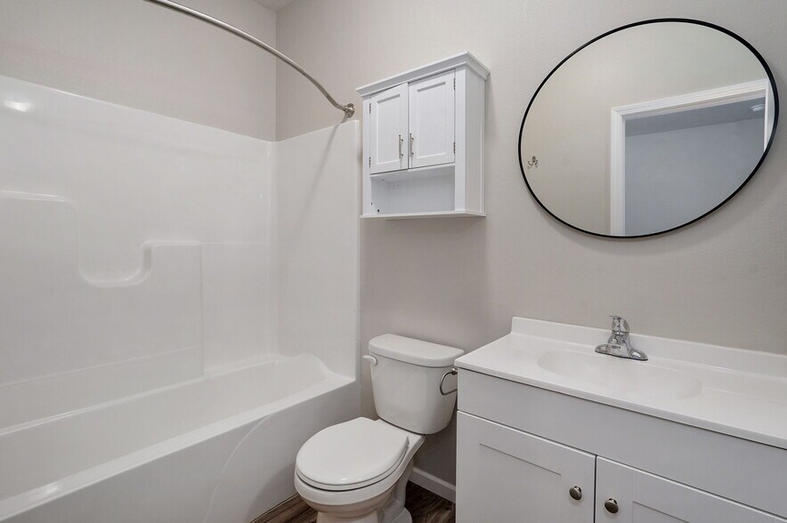 Building Photo - 319 S Florence Ave