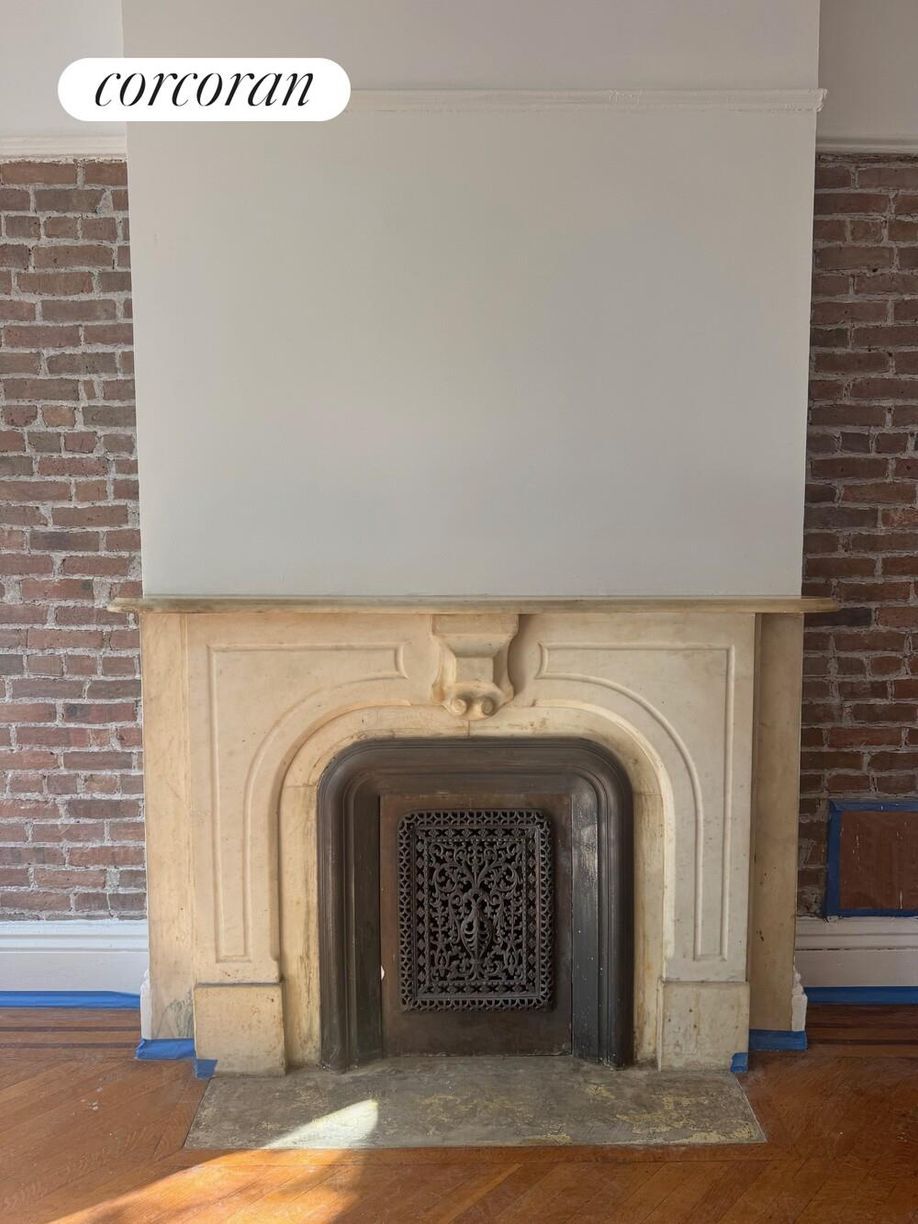 Building Photo - 49 Monroe St