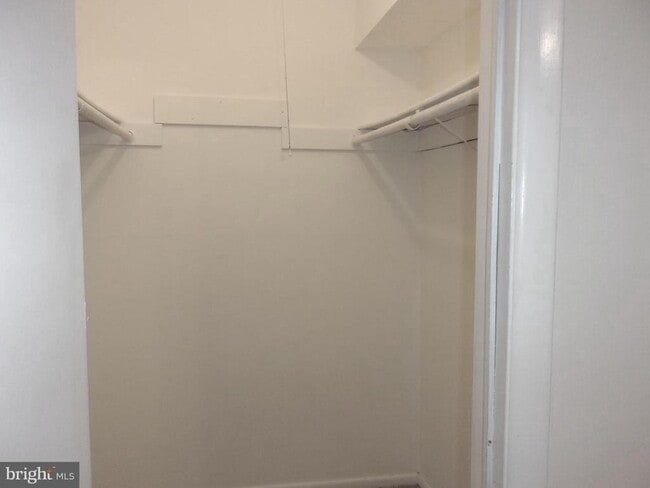 Building Photo - 48 Chelsea Cir