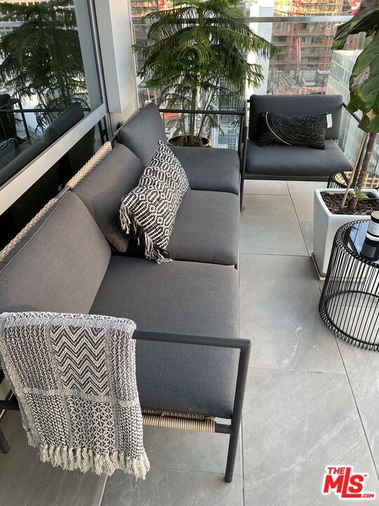 Building Photo - 877 Francisco St