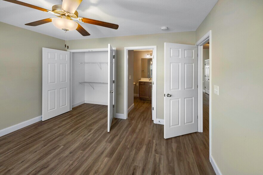 Building Photo - 5354 Dover Springs Way