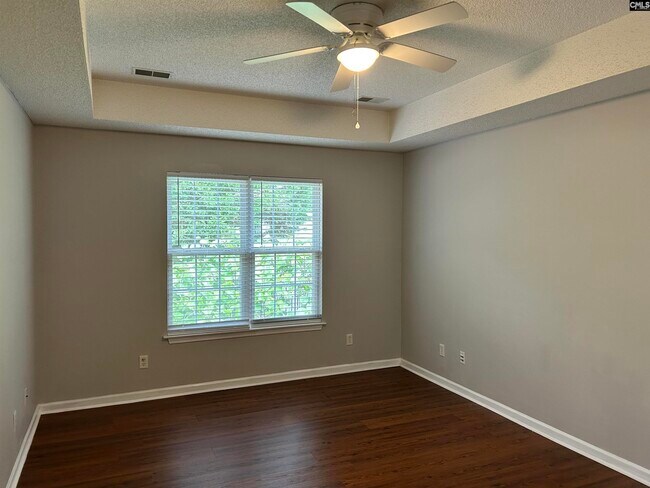 Building Photo - 405 Beech Glen Dr
