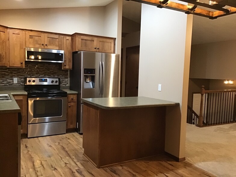 This home feels so warm & spacious! - 4421 S Tribbey Trl