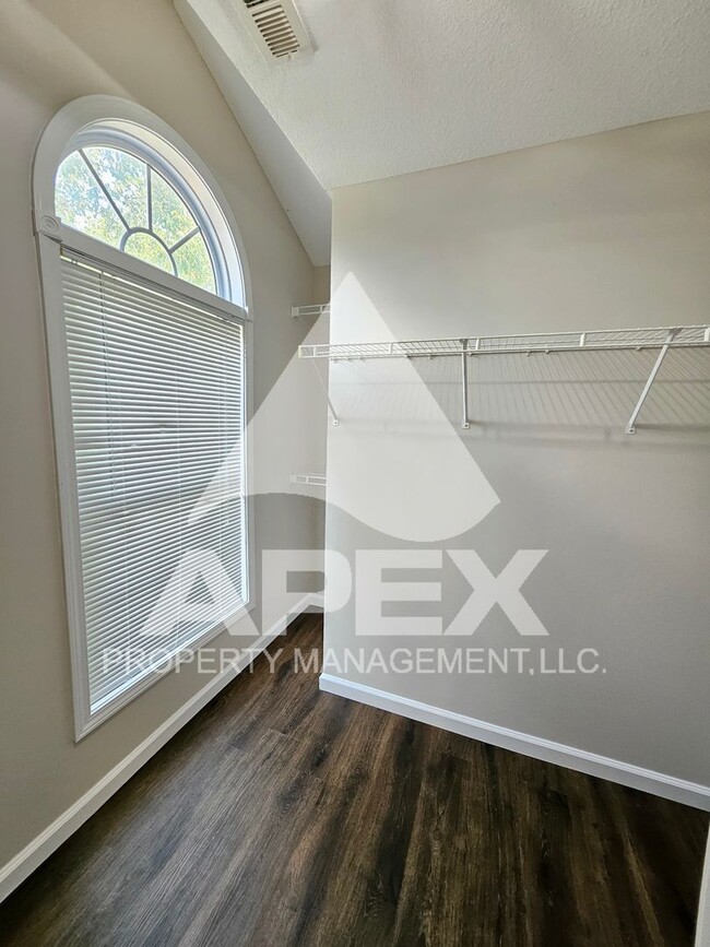 Building Photo - 5826 Wall Flower Ln