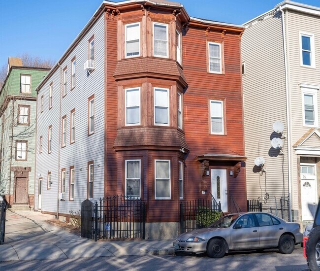 Building Photo - 79 Heath St