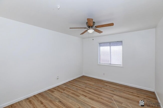 Building Photo - 1286 W 20th Pl