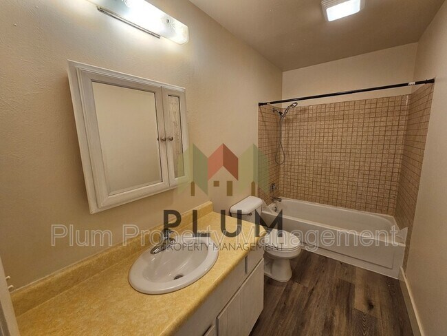 Building Photo - 5602 Bridger Ct