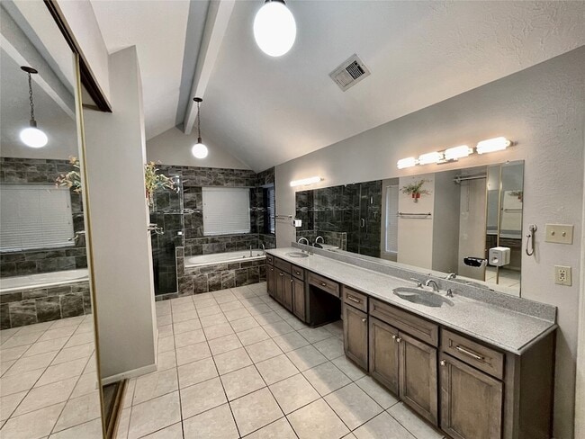 Building Photo - 8215 Sean Park Ct