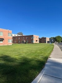 Building Photo - Studio apartment