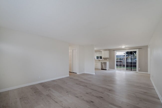 Building Photo - Living & Family Room! Freshly updated!