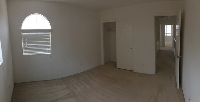 Building Photo - 4 Bedroom / 4 Bathroom Perris Home