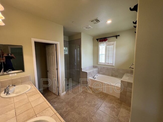 Building Photo - 7029 Sacred Cir