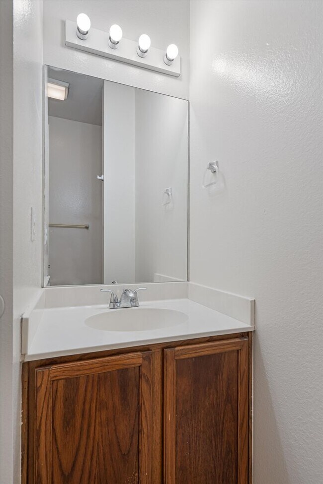 Building Photo - 2908 Whisper Oaks Ln