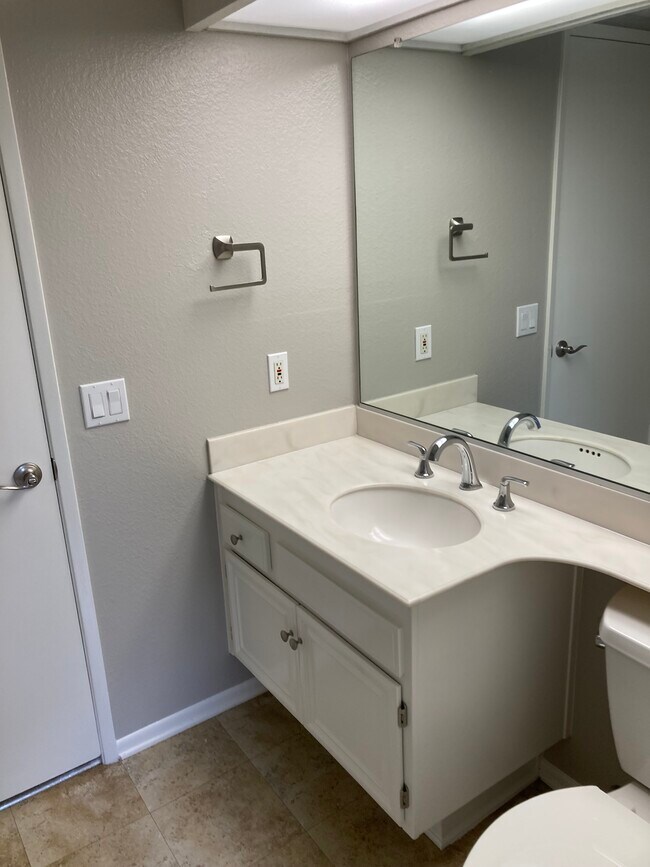 Building Photo - 27915 Lucero