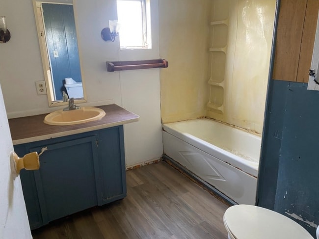 Building Photo - 509 May St