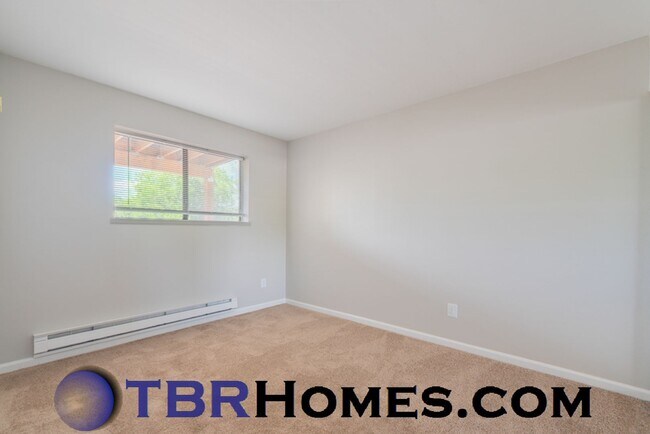 Building Photo - 7855 Barbara Ann Dr