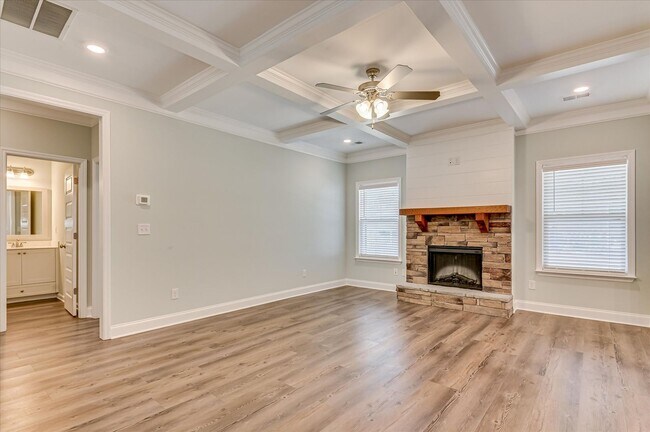 Building Photo - 705 Navan Ln