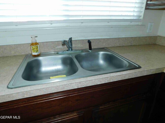 Building Photo - 225 3 Rivers Dr