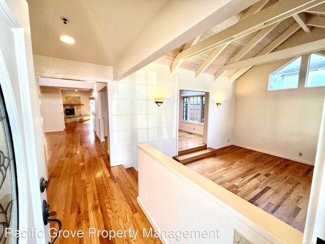 Building Photo - 3 br, 2.5 bath House - 165 Pacific Avenue