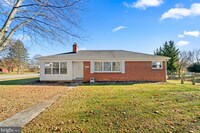 Building Photo - 11837 Robinwood Dr