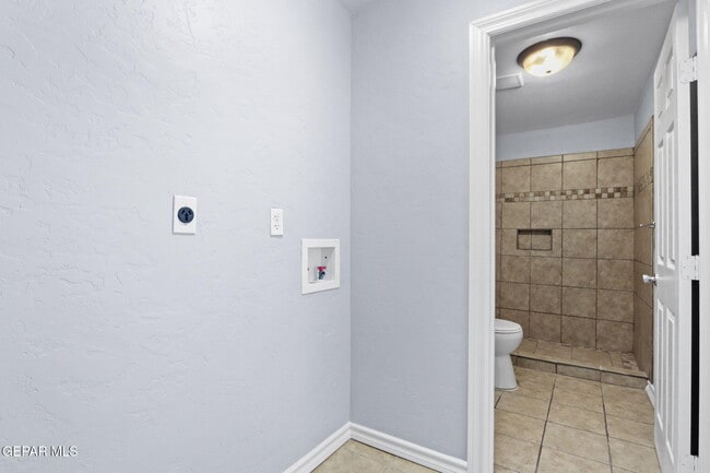 Building Photo - 390 Arvin Cir