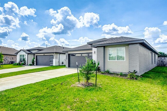 Building Photo - 7230-7230 Telford Holw Trl