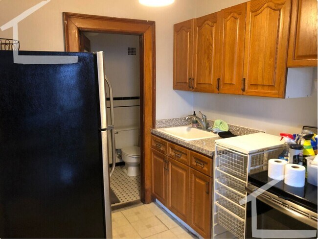 Building Photo - 9/1 No Fee! Sunny, charming 1BR near Kenmore, Audobon Circle!