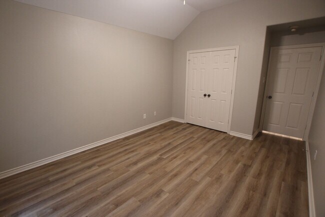 Building Photo - Coming Soon! - Beautiful 3 Bedroom, 2 Bath Home in Tyler! Gated Community!