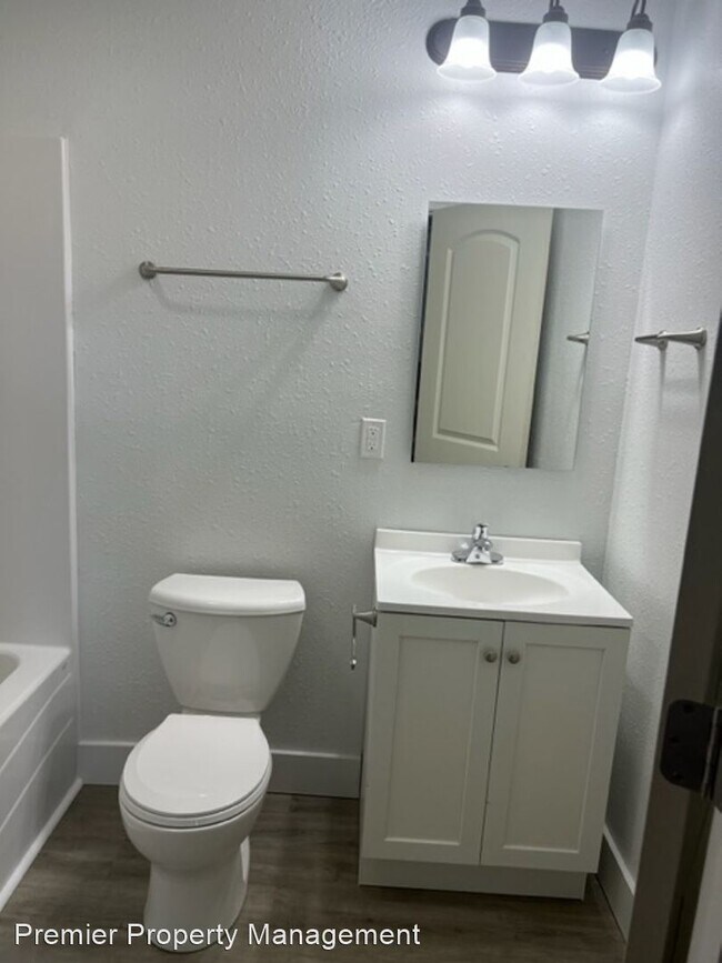 Building Photo - 3 br, 2 bath House - 12 Rolla Garden