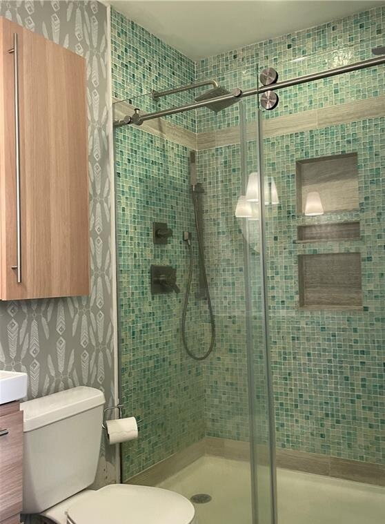 Building Photo - Bright & Spacious Unit with Natural Light