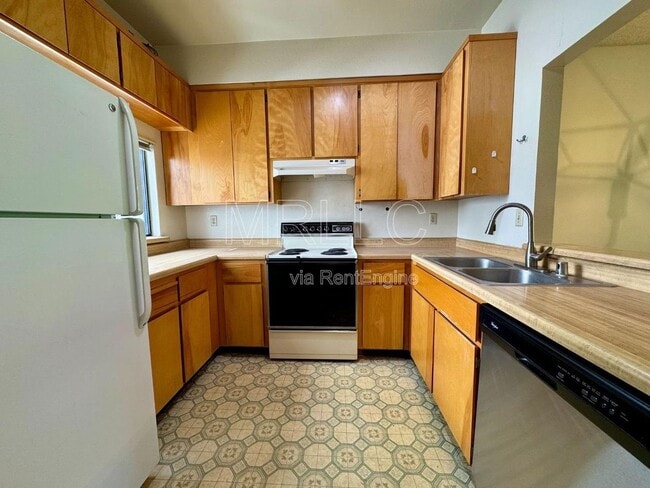 Building Photo - 4685 Albany Cir