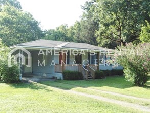 Building Photo - 1833 Moncrief Rd
