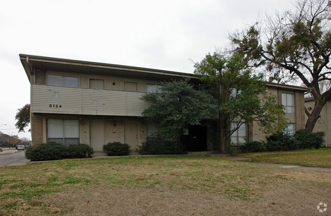 Building Photo - The Element at Live Oak