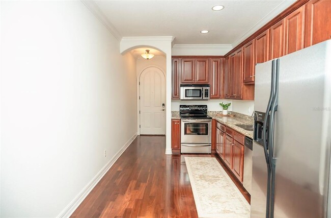 Building Photo - 603 S Gomez Ave