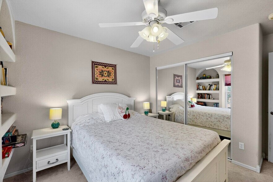 Building Photo - 2004 Vista Lejano