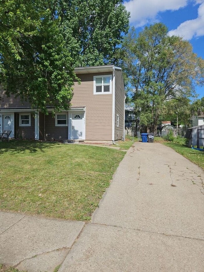 Primary Photo - **Charming 3-Bedroom Duplex with Modern To...