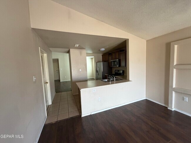 Building Photo - 6229 Lovebird Ln