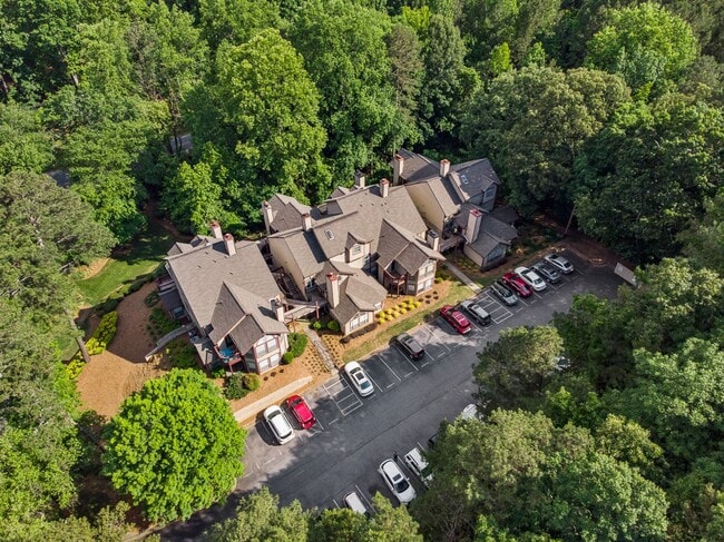 Building Photo - Terrace level condo in great Johns Creek location!