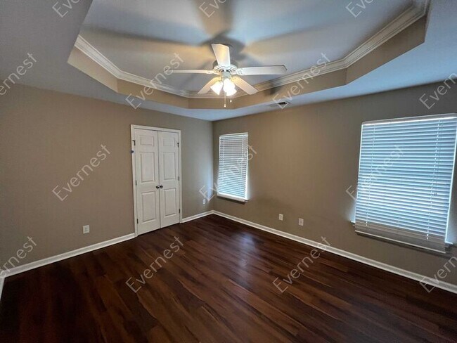 Building Photo - 323 Forest Lakes Dr