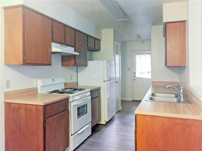 Building Photo - 2014 Alex Ave