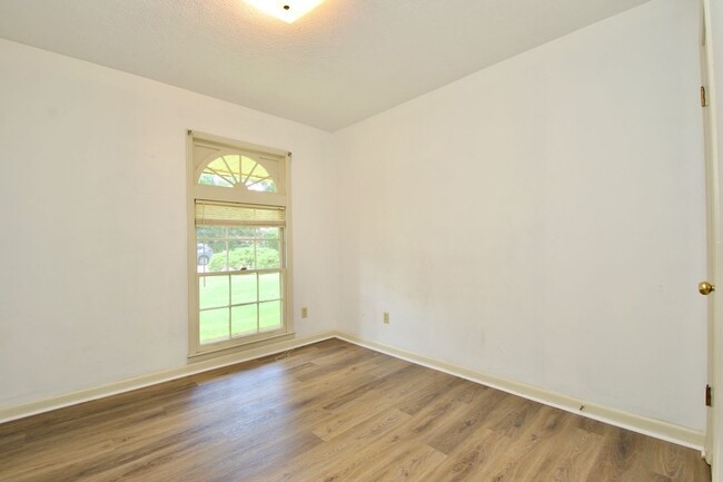 Building Photo - 1109 Drew Ln