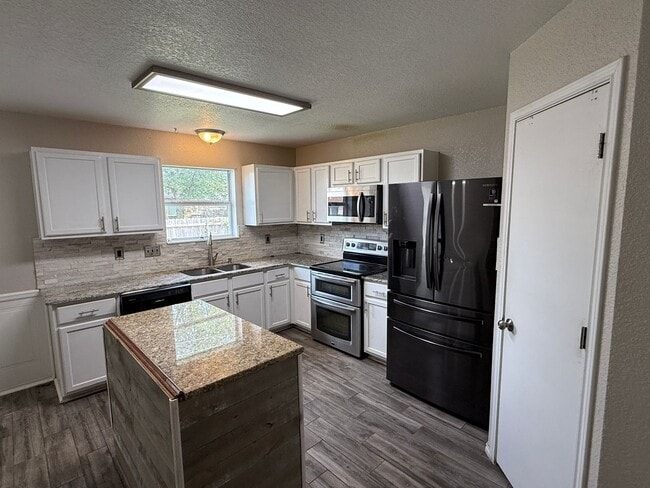 Building Photo - Quaint four bedroom home in Belton availab...