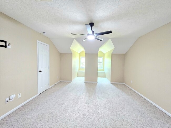 Building Photo - 20402 Sunny Shores Dr
