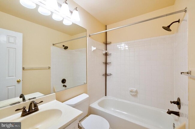 Building Photo - 11633 Pleasant Meadow Dr