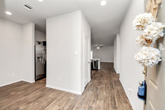 Building Photo - 21234 Bellaria Summit Trail