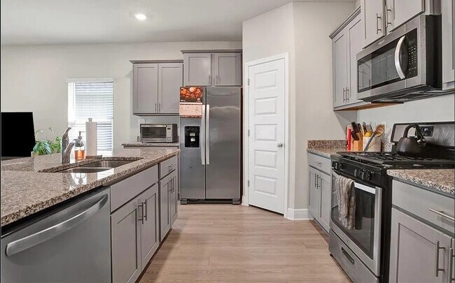 Building Photo - 24253 Alydar Lp