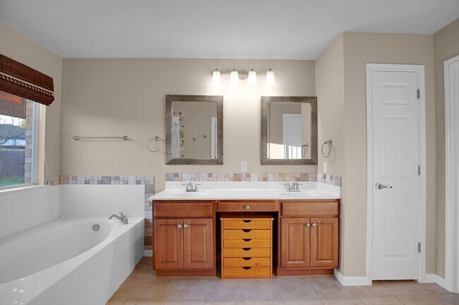 Building Photo - 4494 Heritage Well Ln