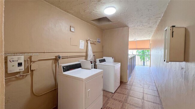 Building Photo - 4670 NW 79th Ave